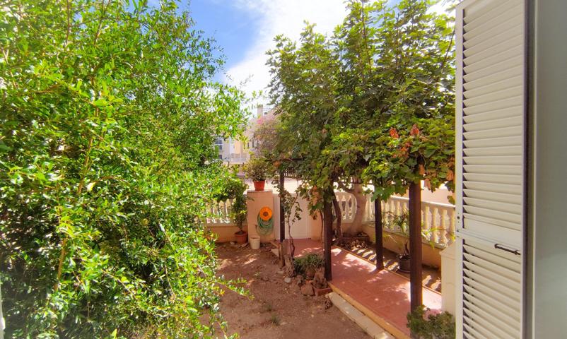 En Venta Chalet Exclusivo en Vega De Acá photo 0