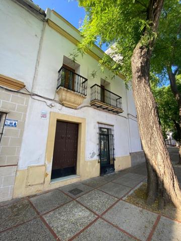 ¡¡ OPORTUNIDAD UNICIA ENEL CORAZON DE JEREZ - CASA CON LOCAL COMERCIAL !! photo 0