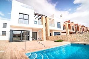 Se vende Moderna Vivienda Unifamiliar en Punta Prima photo 0