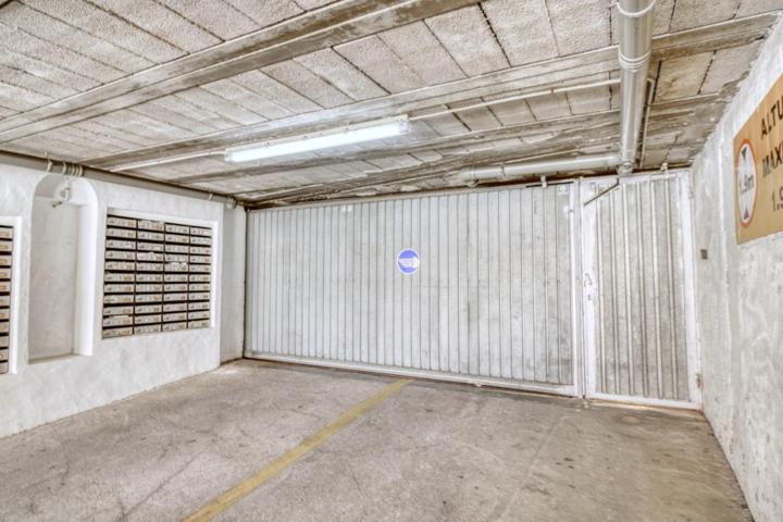 Exclusiva plaza de garaje en venta en Playa Varadero (Santa Pola) photo 0