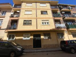 Piso en Villarobledo photo 0