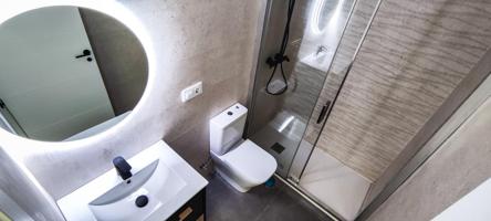En venta piso reformado en centro de Almería Renovated apartment for sale in the center of Almería photo 0
