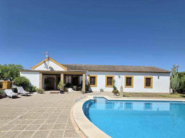 Excepcional Cortijo Ecuestre en Venta cerca de Morón de la Frontera, Sevilla photo 0