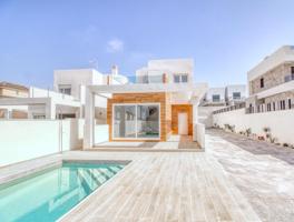 Exclusiva Villa de Obra Nueva en Torrevieja: Elegancia, Confort y Ubicación Privilegiada photo 0