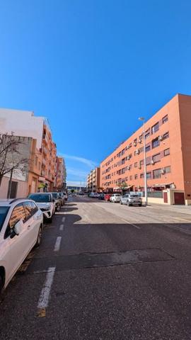 ¡Oportunidad Única! Plaza de Garaje Grande en Puerto de Sagunto 🚗🔑 photo 0