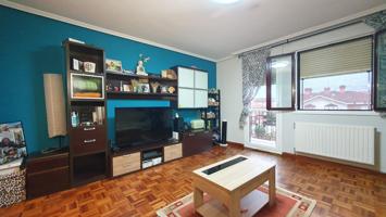 Piso: gran salón, 3 hab., 2 baños, despensa, garaje, trastero, ascensor cota cero, exterior y céntrico. photo 0