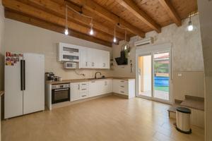 Amplia vivienda adosada en Las Casicas, Crevillent. 🏡 Spacious Townhouse in Las Casicas, Crevillente photo 0