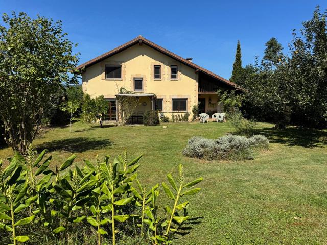 Maravilloso Chalet Independiente cerca de las Playas de Laredo y Santoña, en plena Naturaleza photo 0