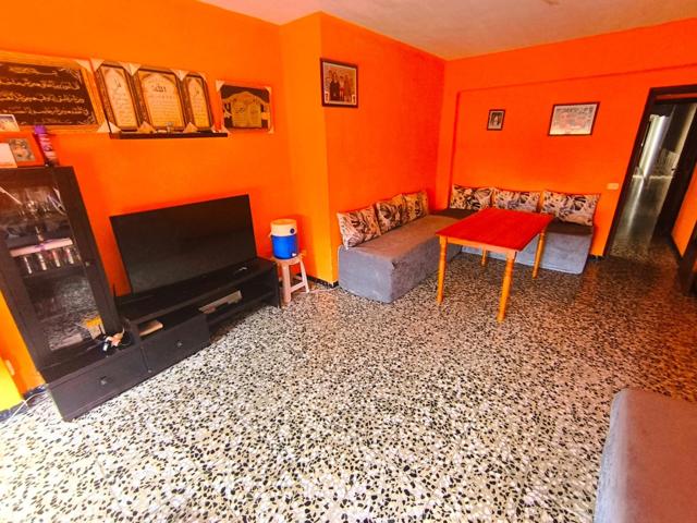 En venta gran vivienda con planta baja incluida en Alcalá de Xilvert photo 0