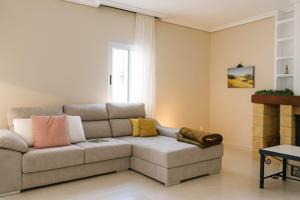 Chalet con piscina, huerta ecológica y amplio aparcamiento en Carretera del Aeropuerto – Córdoba photo 0
