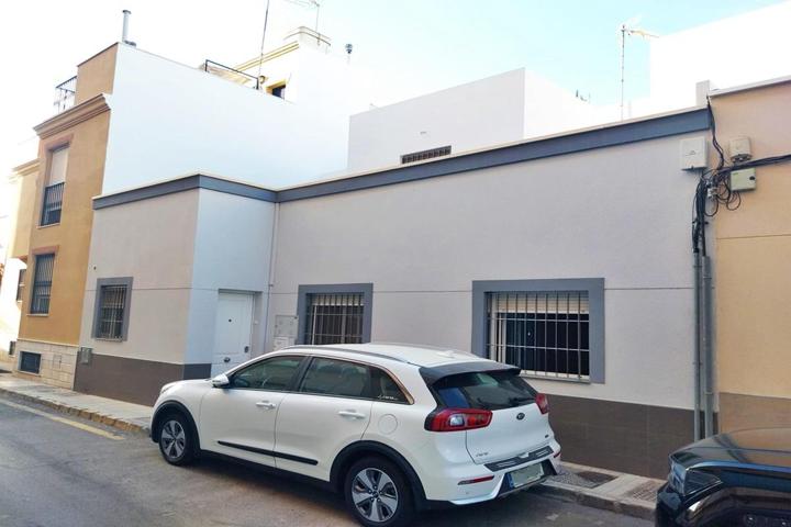 CASA EN VENTA EN RAMBLA AMATISTEROS - AVDA. SANTA ISABEL - ALMERIA. photo 0