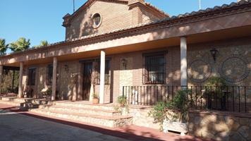 Exclusiva Finca con Villa Señorial en Antequera photo 0