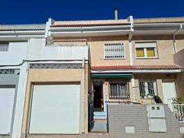 ADOSADO DE 4 HABITACIONES EN VINARÒS photo 0