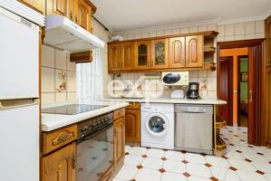 PISO EXTERIOR EN MIERES – 3 HABITACIONES, ASCENSOR Y TRASTERO photo 0