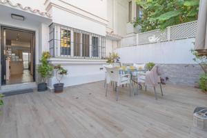 Gran casa unifamiliar de cuatro dormitorios junto al Centro Médico CARE photo 0