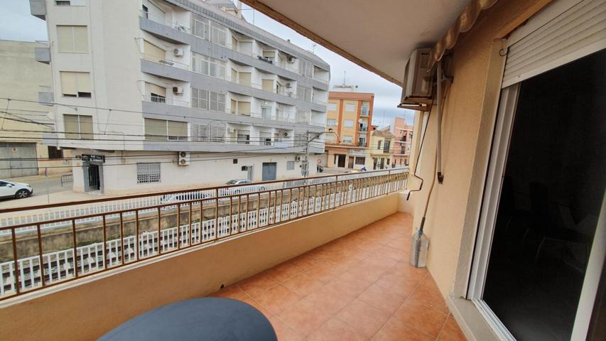 Venta de piso en Carlet luminoso a pasos de servicios esenciales. Capitaliza tu inversión! photo 0