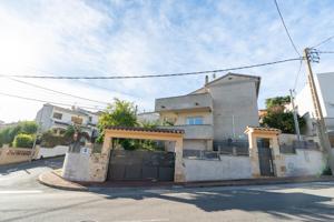 🏡 Casa amplia, luminosa y lista para entrar a vivir en Creixell photo 0