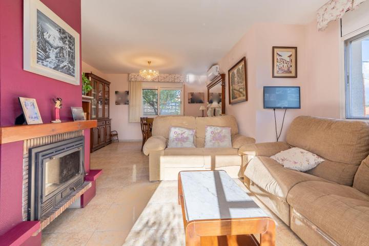 🏡 Casa amplia, luminosa y lista para entrar a vivir en Creixell photo 0