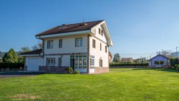 CASA EN VENTA EN RODILES photo 0