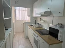 Amplio y Luminoso Piso en Plaza Ajedrez, Estepona photo 0