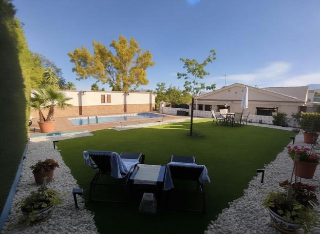 Chalet con vistas panorámicas y piscina en Los Cerezos · Gójar (Granada) photo 0