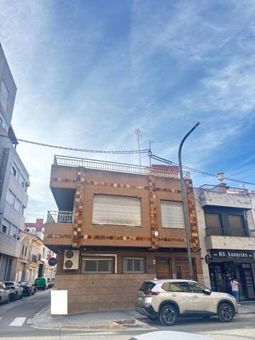 Gran casa en la Avenida principal de Massanasa photo 0