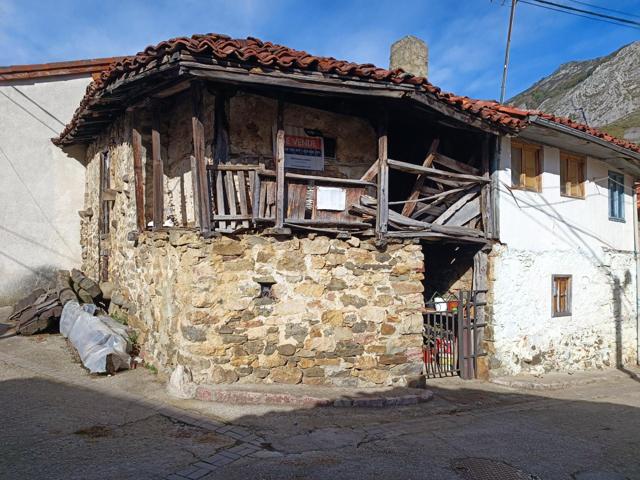 Se vende típica casa asturiana de piedra para reformar en Bezanes, Caso, Asturias. photo 0
