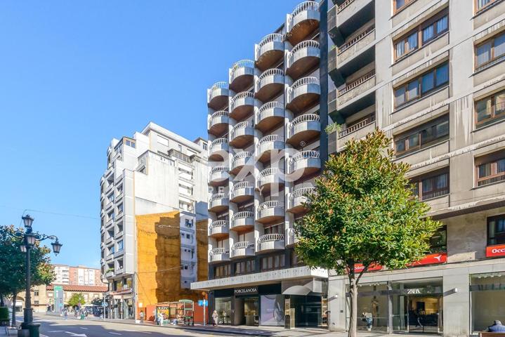 Calle Uría | 7ª Planta, Muy Luminoso, Ascensor, Calefacción Central y Amueblado photo 0