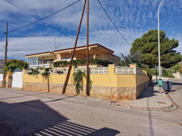 CHALET EN VENTA ESQUINERO- BENICASIM, 360 DÍAS DE SOL. photo 0
