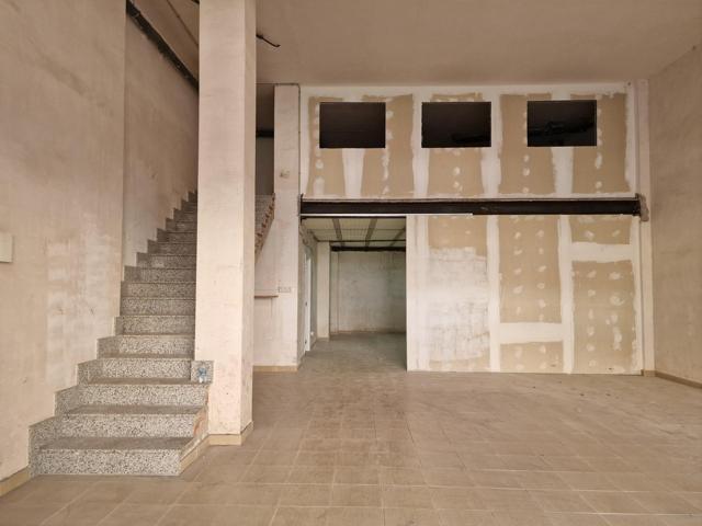 LOCAL COMERCIAL CON VADO PERMANENTE Y ALTILLO, en Boqueras- Almazora photo 0