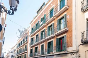 Luminoso apartamento en planta alta en el corazón del Barrio de las Letras photo 0