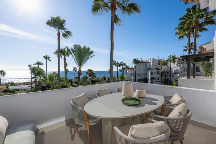 Apartamento de Lujo en Primera Línea de Playa en Costalita, Estepona – Elegancia Contemporánea en la Nueva Milla de Oro photo 0