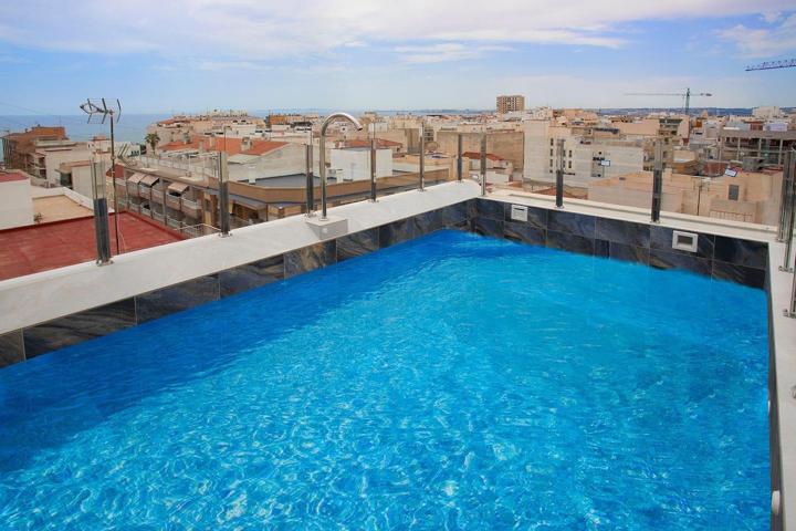 Apartamento de obra nueva con vistas al mar en el centro de Torrevieja photo 0
