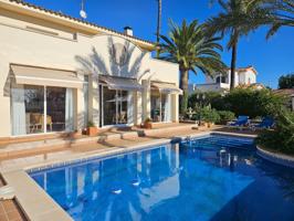 Chalet con piscina a solo 500 metros de la playa de La Ardiaca – Cambrils photo 0