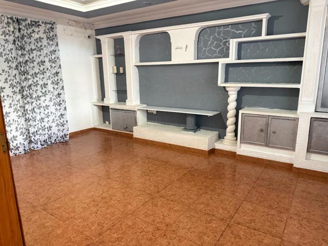 Dúplex de 4 Dormitorios y 2 baños con dos Grandes terrazas photo 0