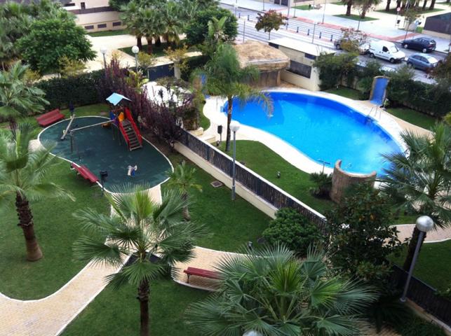 PISO DE DOS DORMITORIOS Y UN BAÑO CON PLAZA DE GARAJE EN ZONA NORTE - HIPERCOR photo 0
