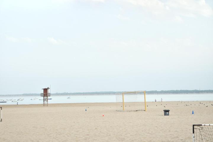 VIVIENDA DE UNA SOLA PLANTA A 150 METROS DE LA PLAYA Y APARTAMENTOS PARA RENTABILIZARLOS photo 0