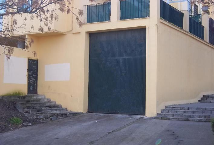 LOCAL EN TOMARES PARA INVERTIR photo 0