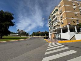 Estupendo piso en Tomares en calle Pepe Marchena photo 0