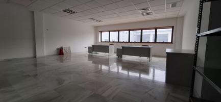 Oficina en Venta en Dos Hermanas, Sevilla photo 0