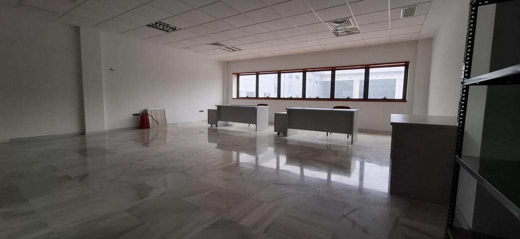 Oficina en Venta en Dos Hermanas, Sevilla photo 0