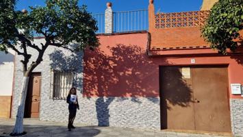 ¡Oportunidad Única! Parcela con Gran Potencial en Ubicación Estratégica – La Palma del Condado photo 0