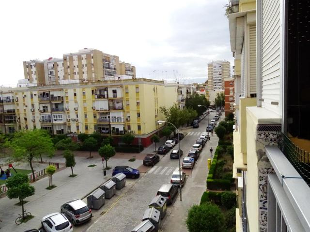 Descubre tu nuevo hogar en la vibrante zona de Macarena - Alamillo -Torneo, Sevilla photo 0