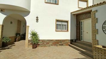 CASA EN VENTA EN GINES photo 0
