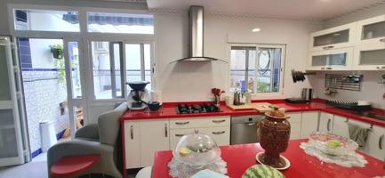 Vivienda Reformada Integralmente en Dos Hermanas – 2 Plantas, Azotea Privada y Vado Vigente photo 0