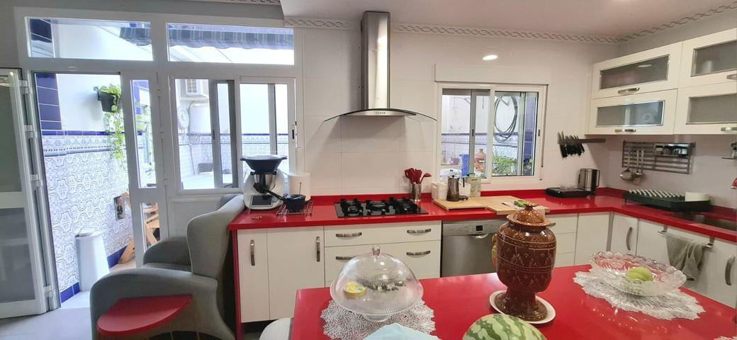 Vivienda Reformada Integralmente en Dos Hermanas – 2 Plantas, Azotea Privada y Vado Vigente photo 0