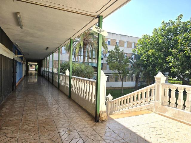 2 locales en venta, junto al CC GRAN VIA photo 0