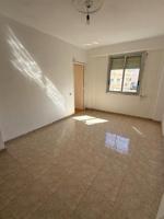 ¡Oportunidad en Valencia! Se vende piso en zona tranquila photo 0