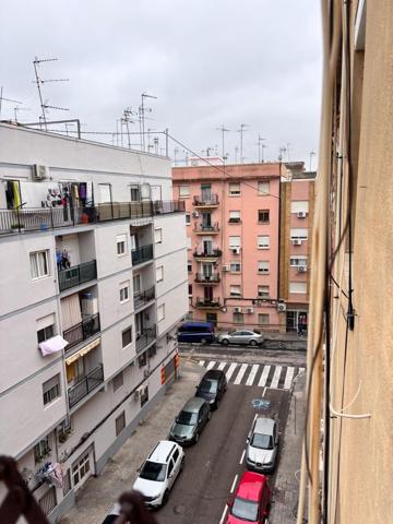 ¡Oportunidad en Valencia! Se vende piso en zona tranquila photo 0