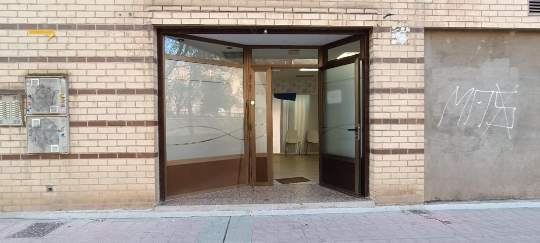 CL ISLA GOMERA.- Local comercial en planta calle. photo 0
